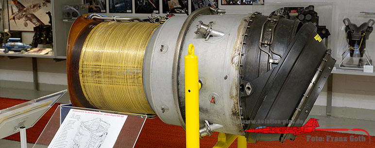 Hubtriebwerk Rolls Royce RB.162, welche u.a. unter den Tragflächen der Dornier Do 31 verbaut wurden